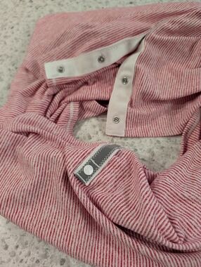 Lululemon Vinyassa Scarf Soft Rulu Red White Stripe Snap Wrap Stretch Infinity